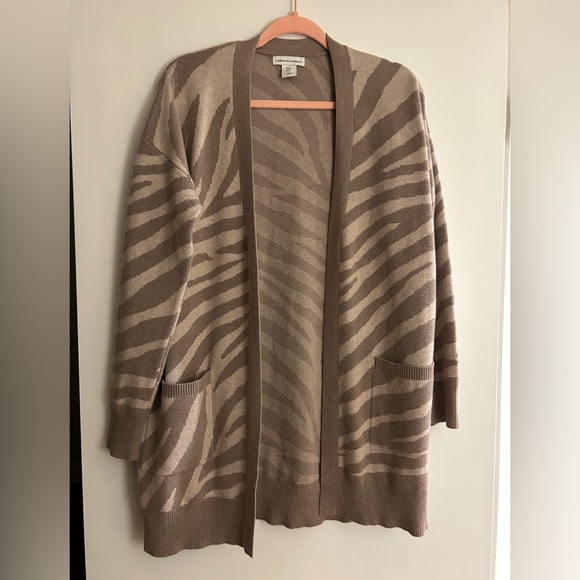 Cupcakes & Cashmere Sweater - Picture 2 of 4